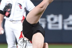 pg电子app包含Ming重返赛场，重返赛场首场状态出色，加拿大队观众沸腾！观众掌声雷动的词条