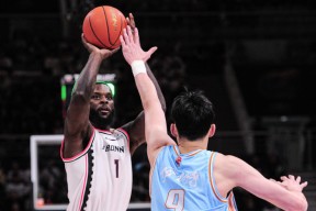 PG官方丹佛掘金训练开放日；加时末段扳平良机引欢呼；CBA季后赛在即；训练强度明显提升的简单介绍